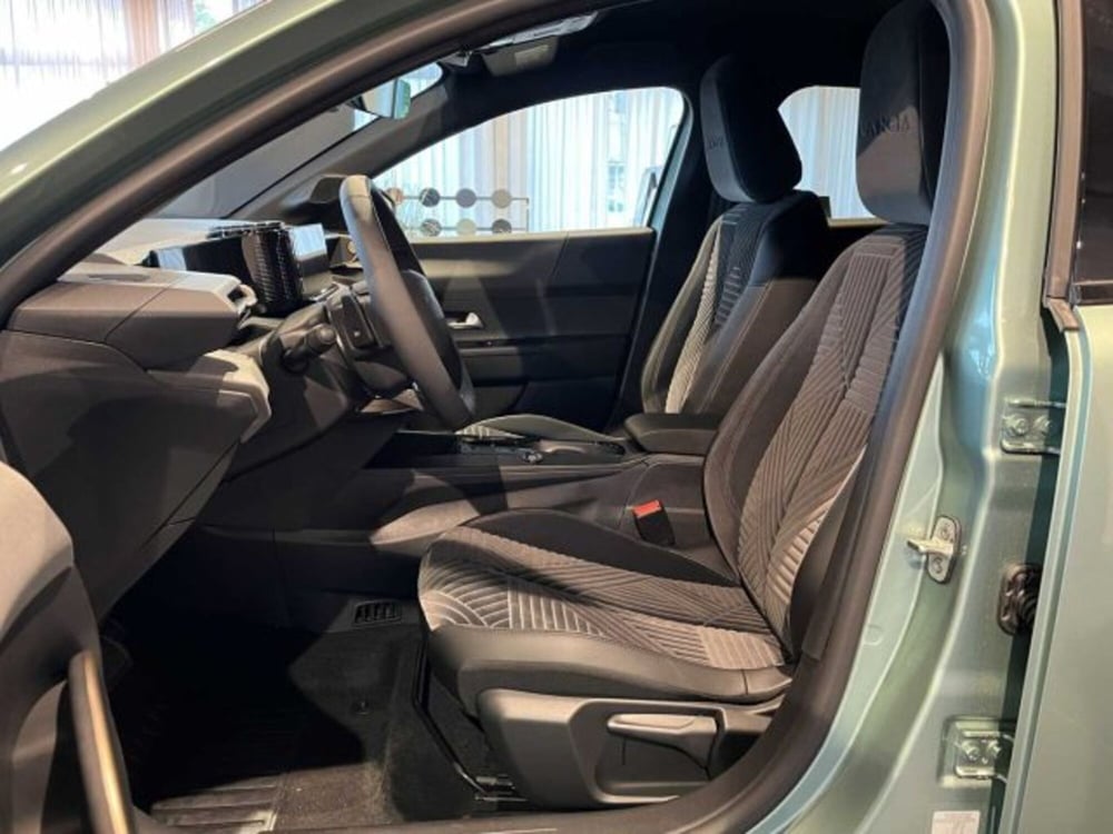 Lancia Ypsilon nuova a Sondrio (10)