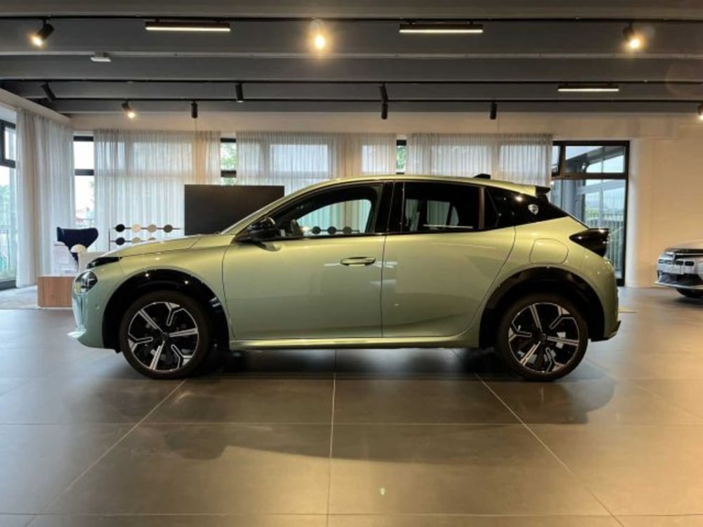Lancia Ypsilon nuova a Sondrio (2)