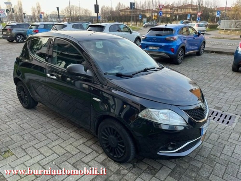 Lancia Ypsilon usata a Milano (2)