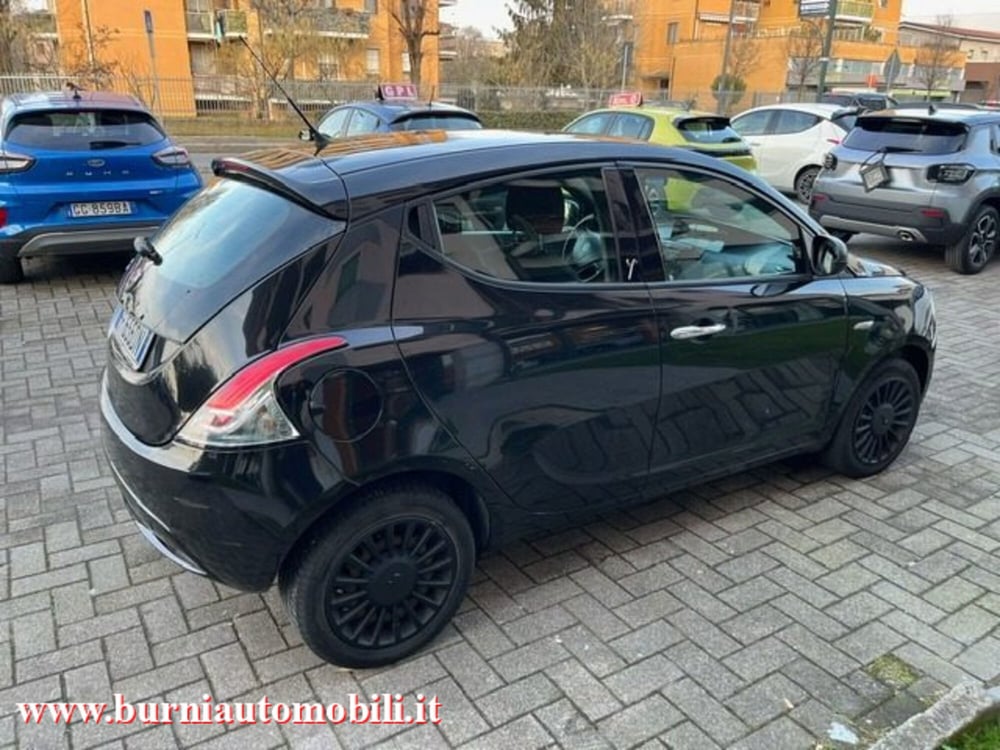 Lancia Ypsilon usata a Milano (3)