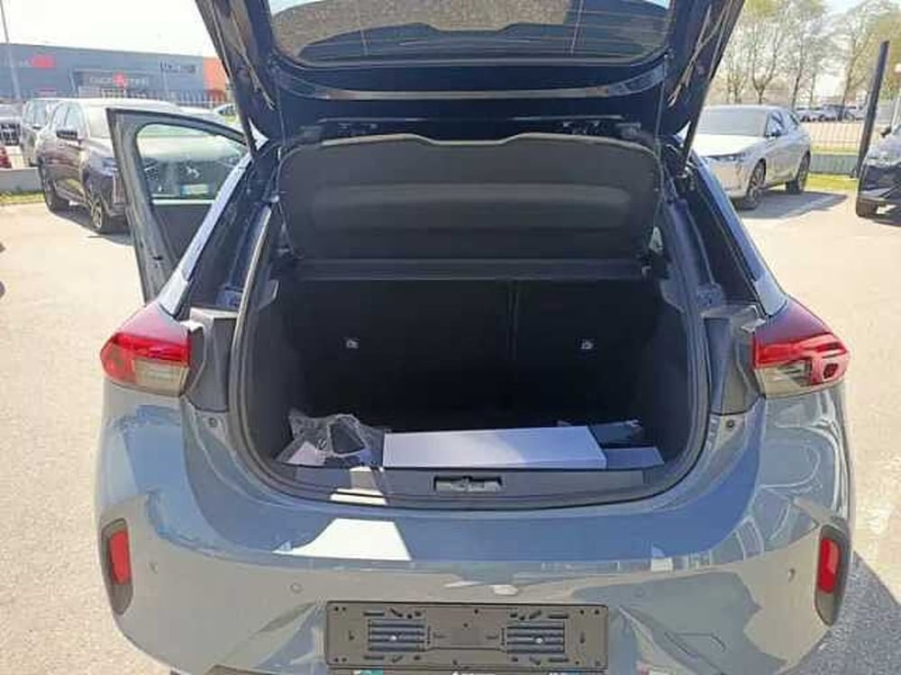 Opel Corsa nuova a Milano (7)
