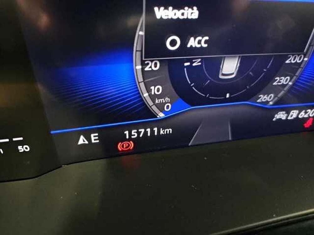 Volkswagen Taigo usata a Lecco (19)