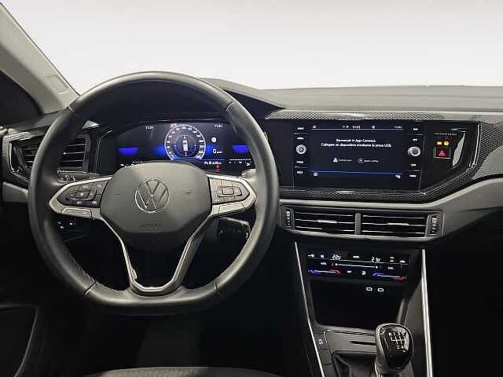 Volkswagen Taigo usata a Lecco (9)