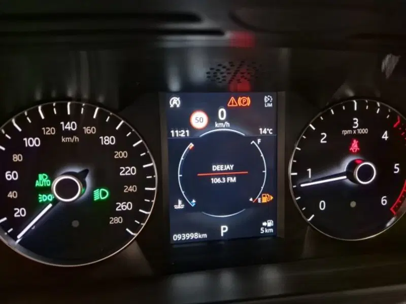 Land Rover Range Rover Velar usata a Livorno (17)