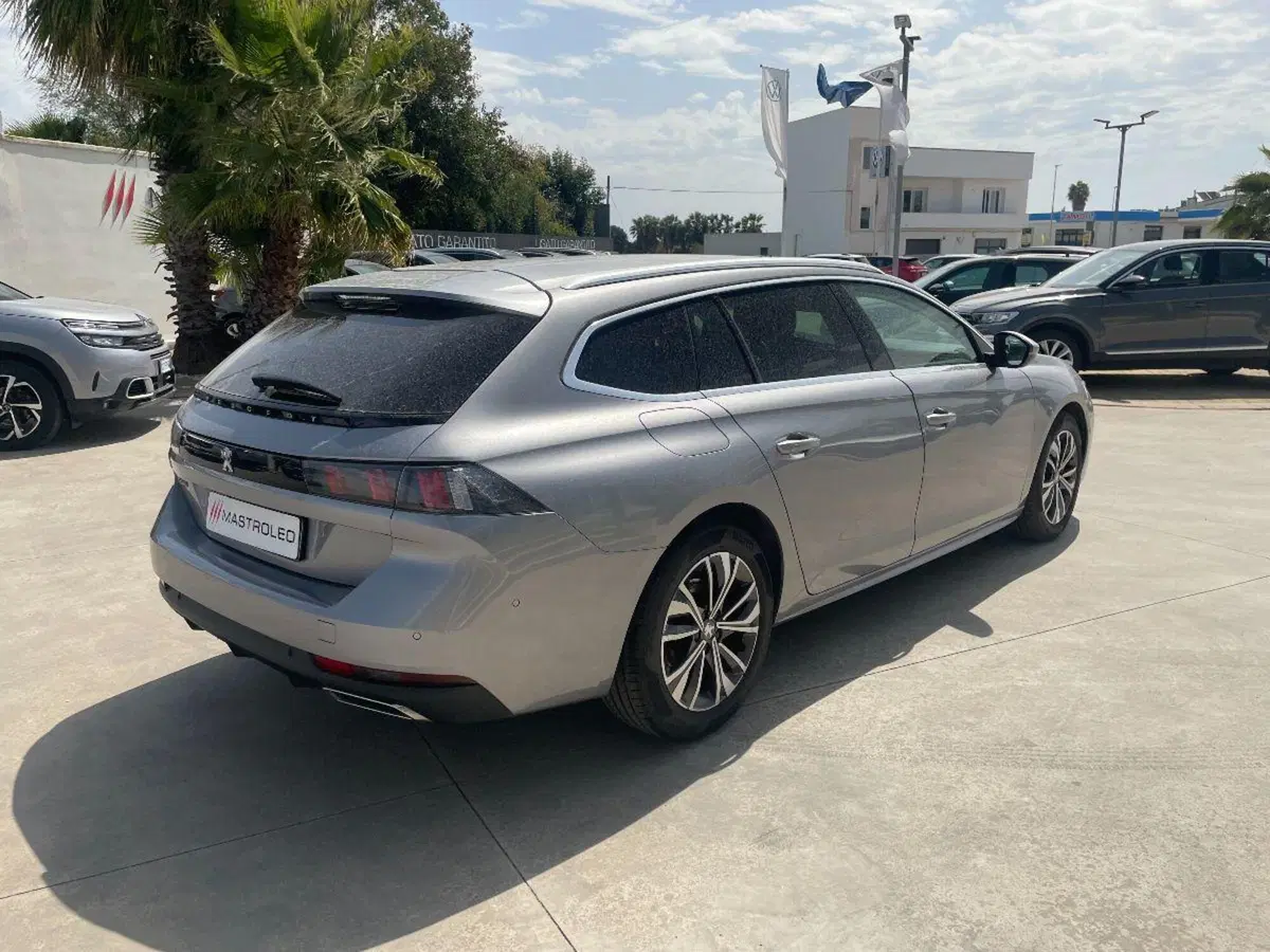 Peugeot 508 SW usata a Lecce (10)