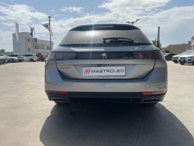 Peugeot 508 SW usata a Lecce (13)