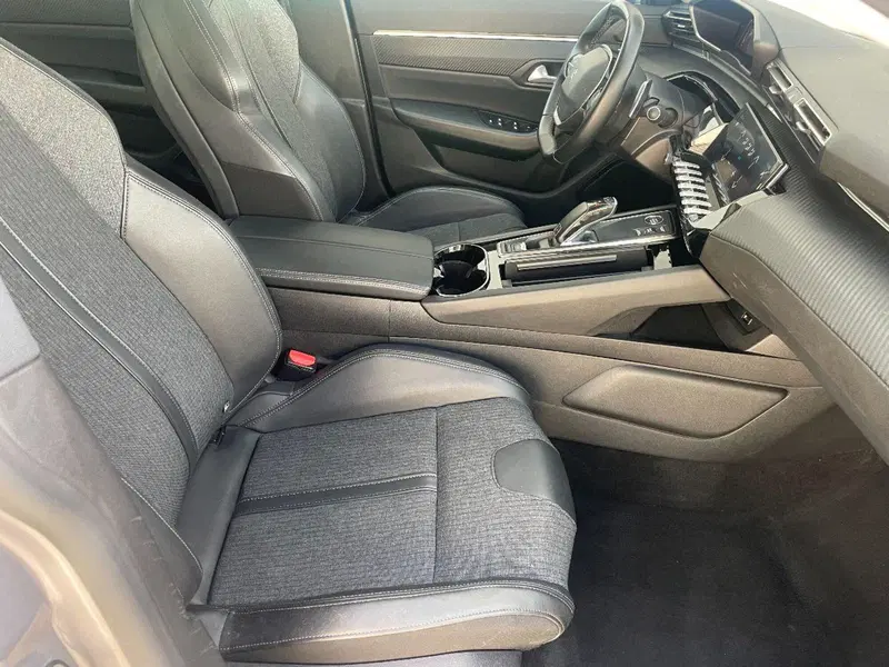Peugeot 508 SW usata a Lecce (17)