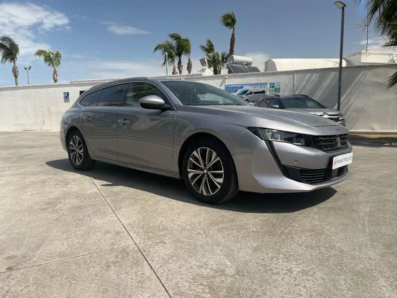 Peugeot 508 SW usata a Lecce (8)
