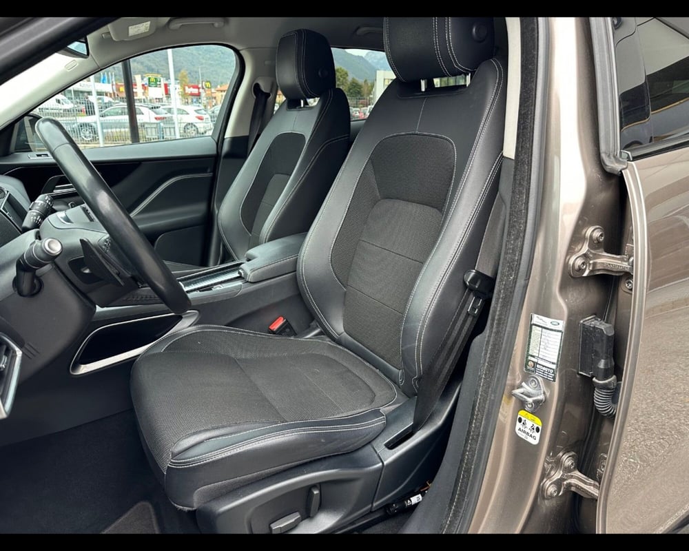 Jaguar F-Pace usata a Belluno (14)