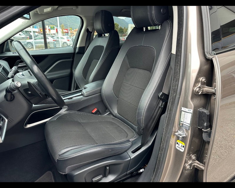 Jaguar F-Pace usata a Belluno (14)