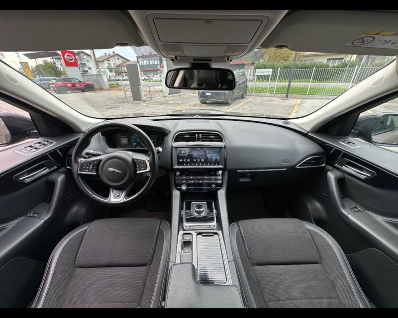 Jaguar F-Pace usata a Belluno (15)