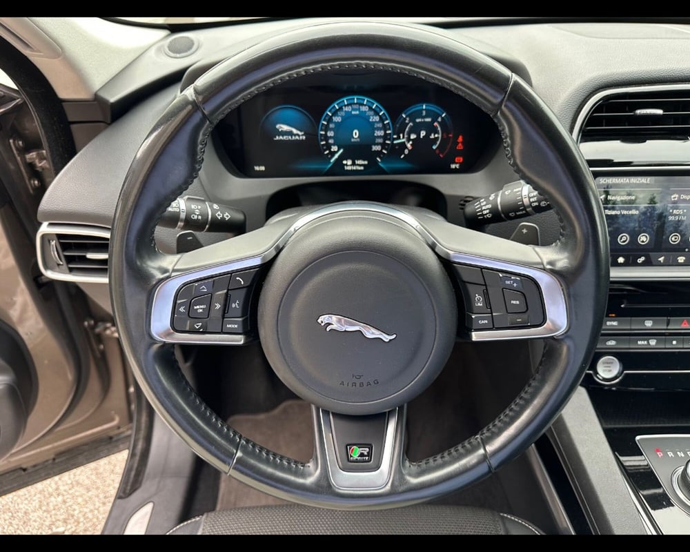 Jaguar F-Pace usata a Belluno (16)