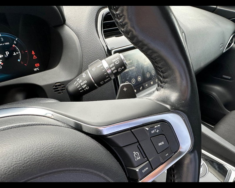 Jaguar F-Pace usata a Belluno (19)