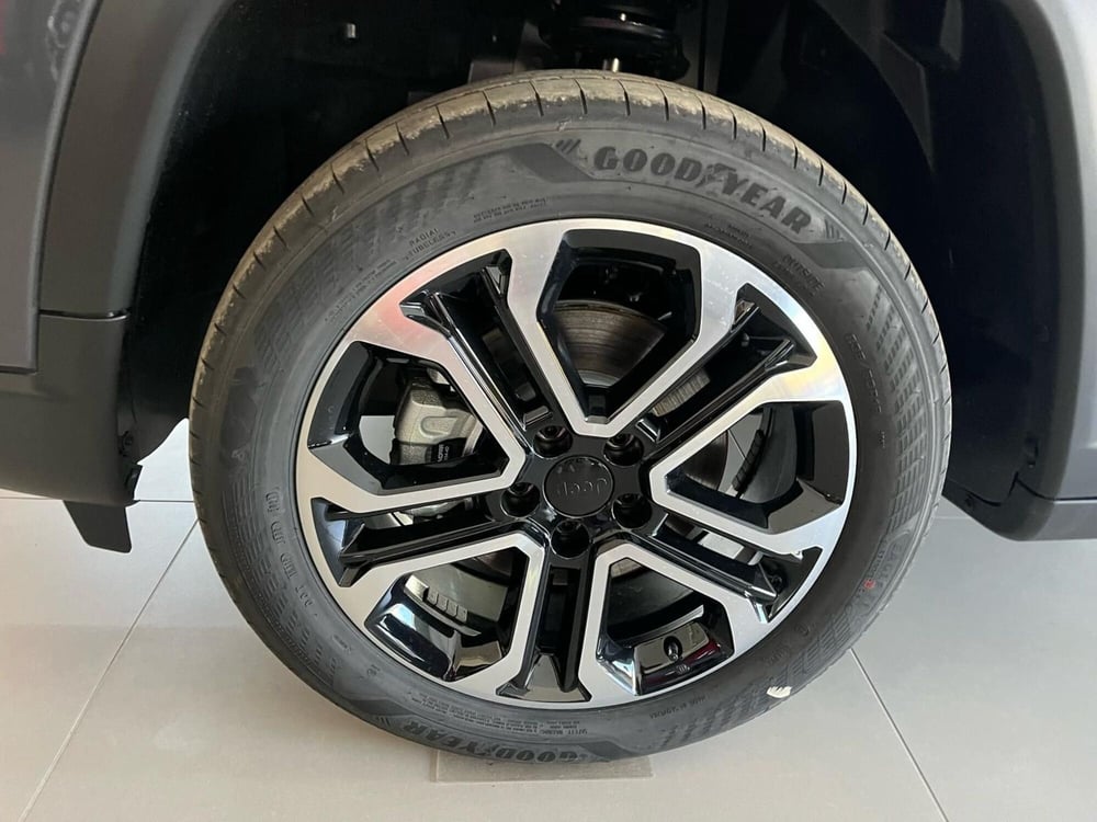 Jeep Compass nuova a Milano (10)