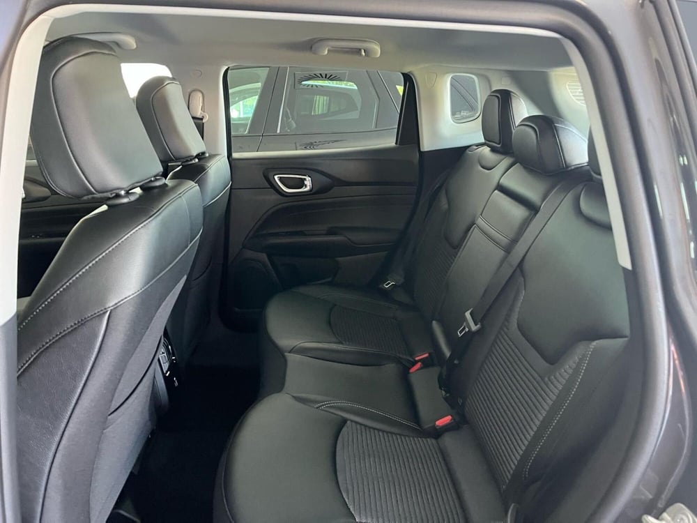 Jeep Compass nuova a Milano (13)