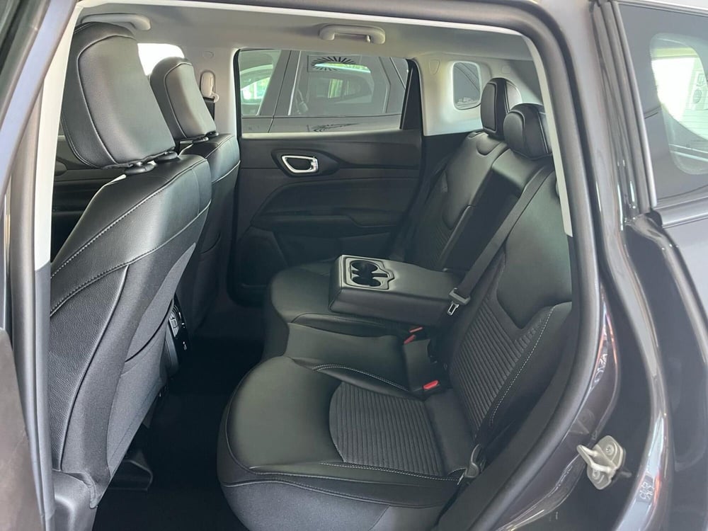 Jeep Compass nuova a Milano (14)