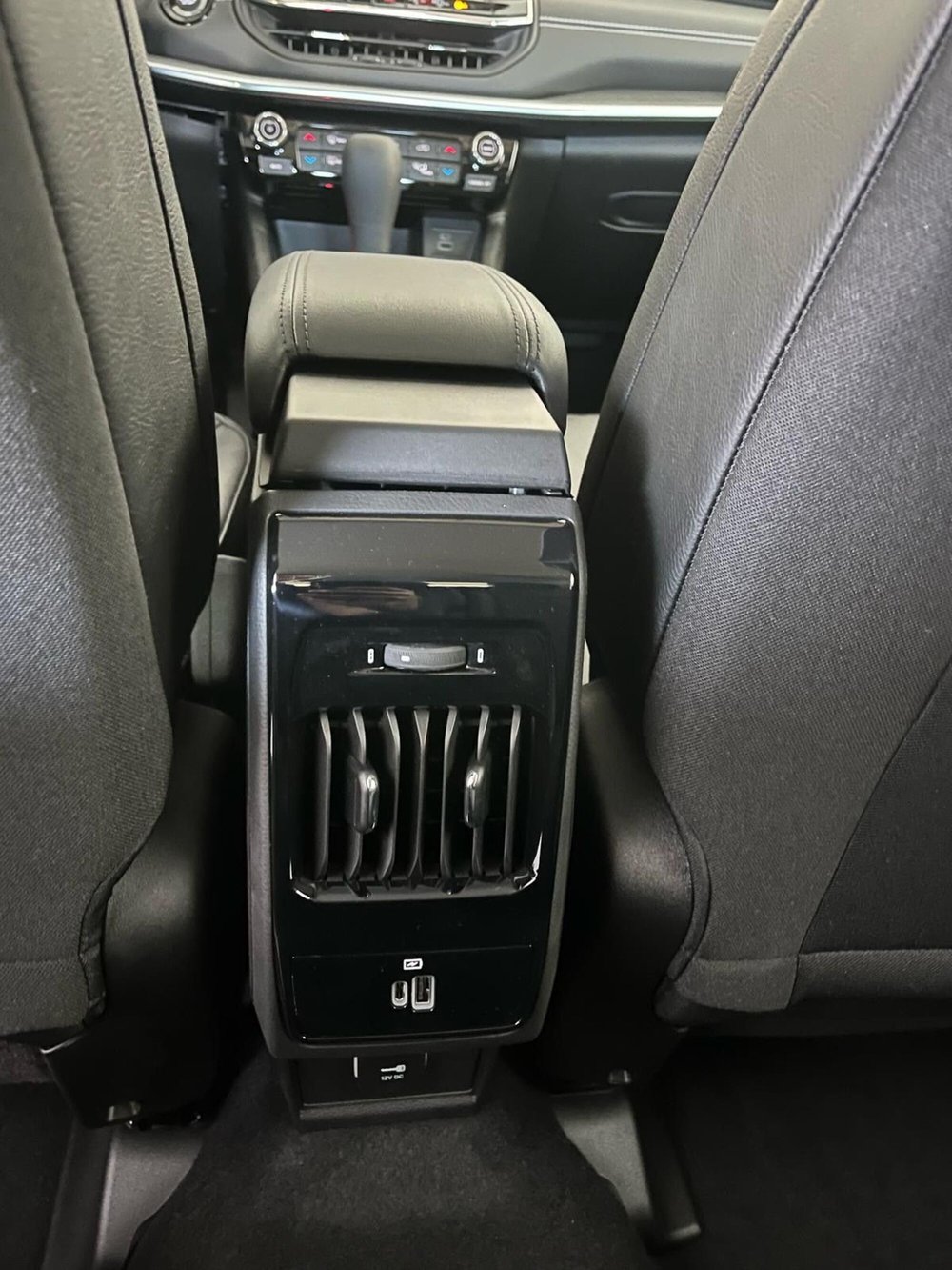 Jeep Compass nuova a Milano (15)
