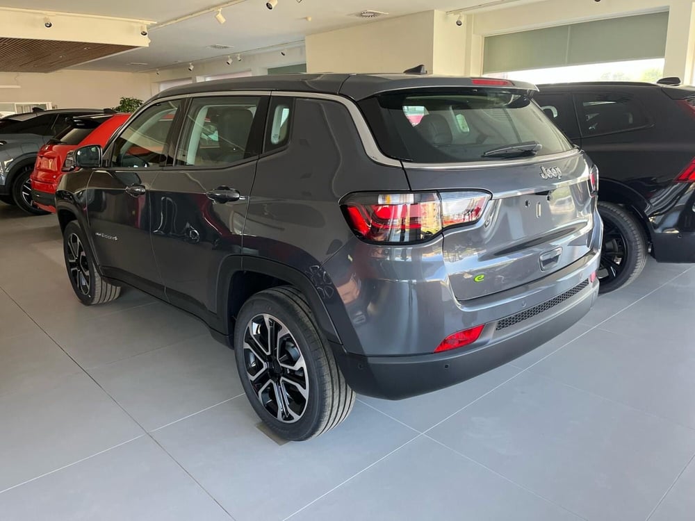 Jeep Compass nuova a Milano (5)