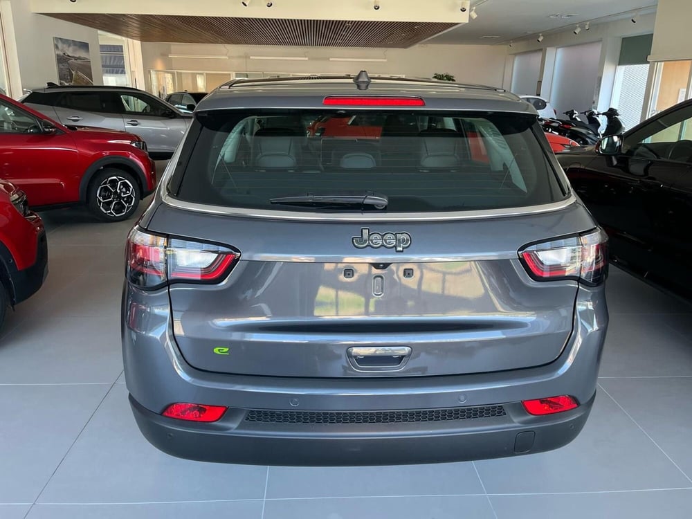 Jeep Compass nuova a Milano (7)