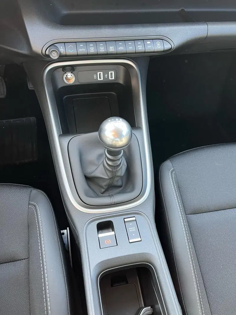 Jeep Avenger nuova a Milano (20)