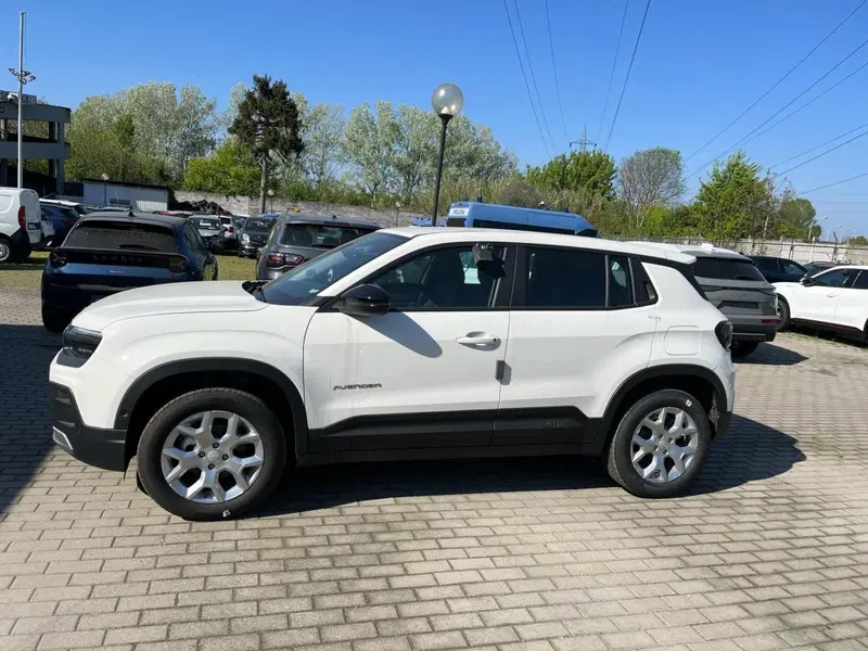 Jeep Avenger nuova a Milano (4)
