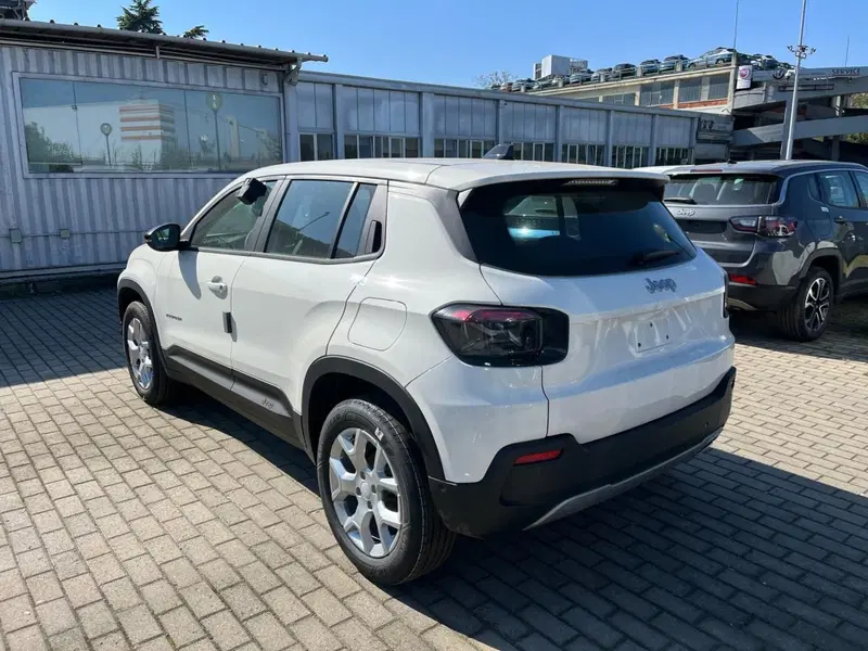 Jeep Avenger nuova a Milano (6)