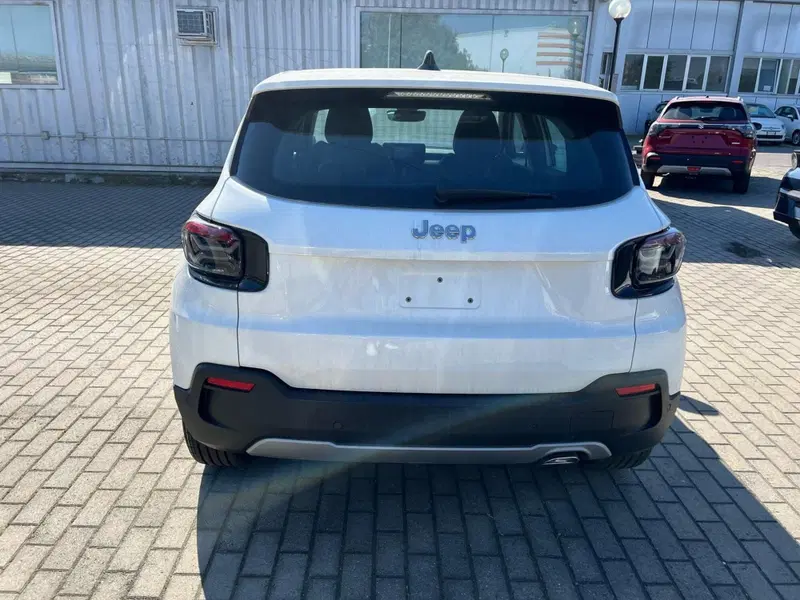 Jeep Avenger nuova a Milano (8)