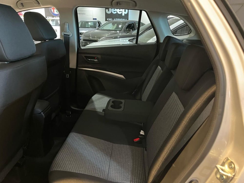Suzuki S-Cross nuova a Milano (16)