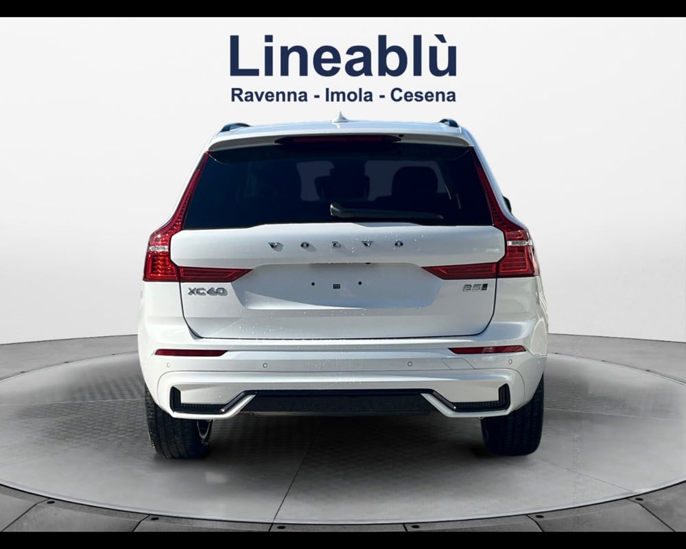 Volvo XC60 nuova a Ravenna (7)