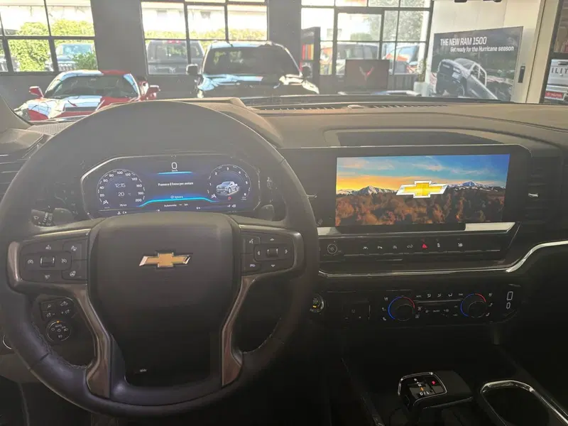 Chevrolet Silverado nuova a Monza e Brianza (15)