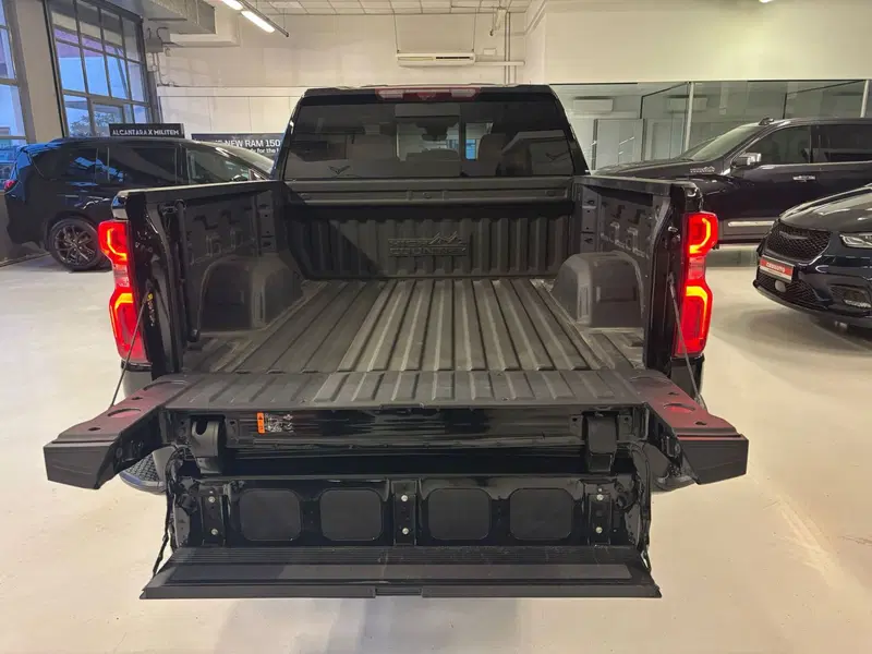 Chevrolet Silverado nuova a Monza e Brianza (8)