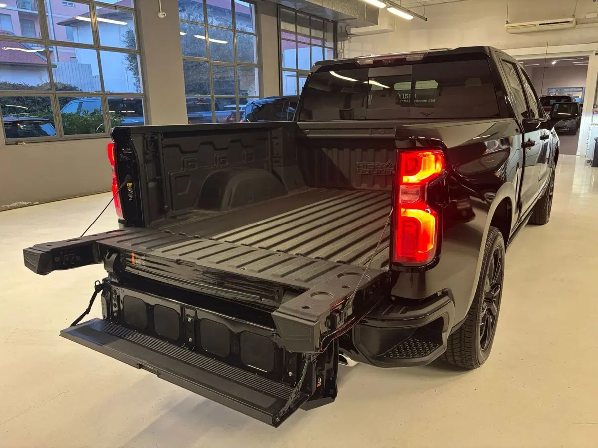 Chevrolet Silverado nuova a Monza e Brianza (9)