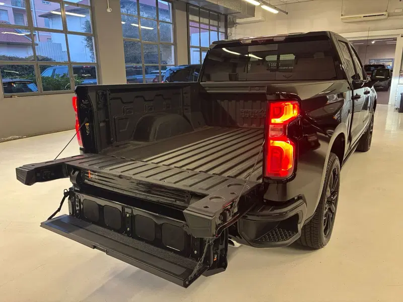 Chevrolet Silverado nuova a Monza e Brianza (9)