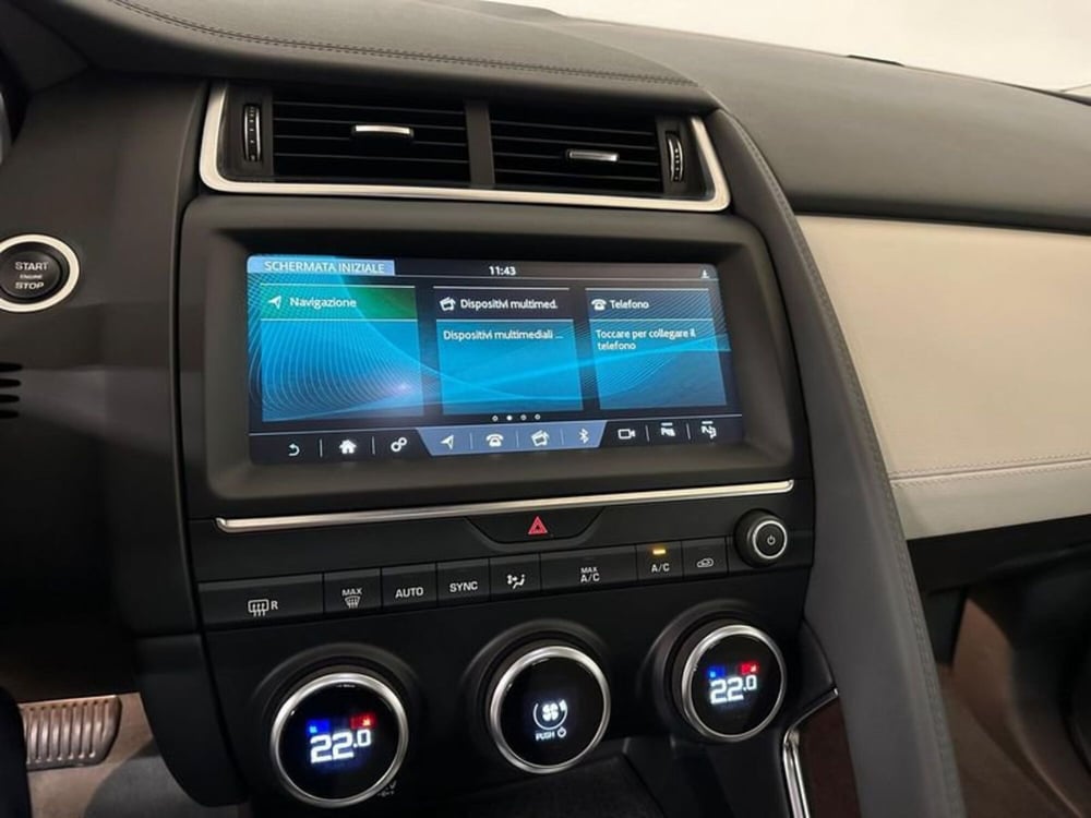 Jaguar E-Pace usata a Novara (14)