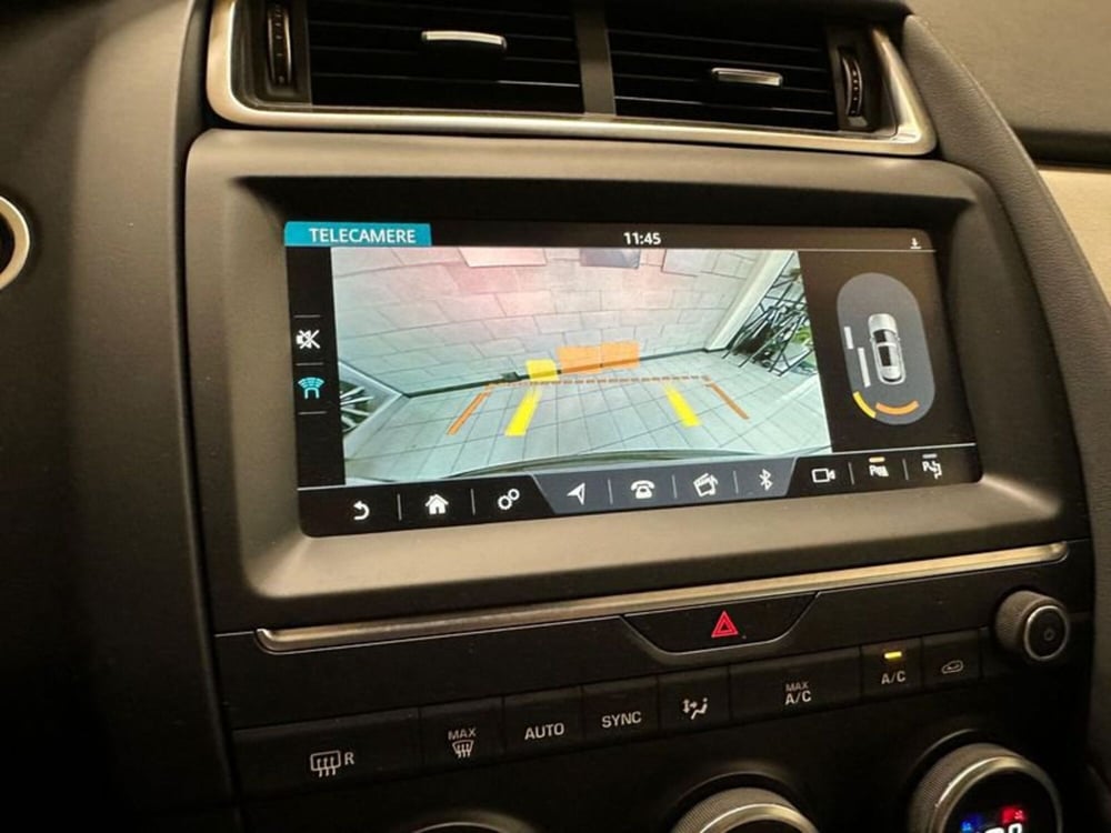 Jaguar E-Pace usata a Novara (16)
