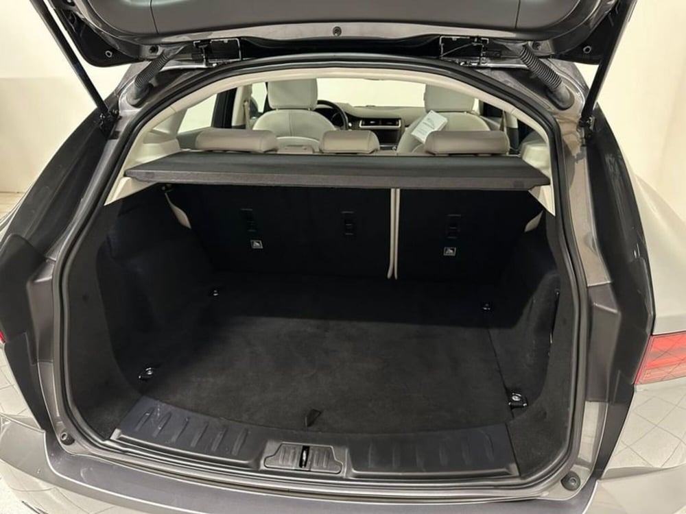 Jaguar E-Pace usata a Novara (17)