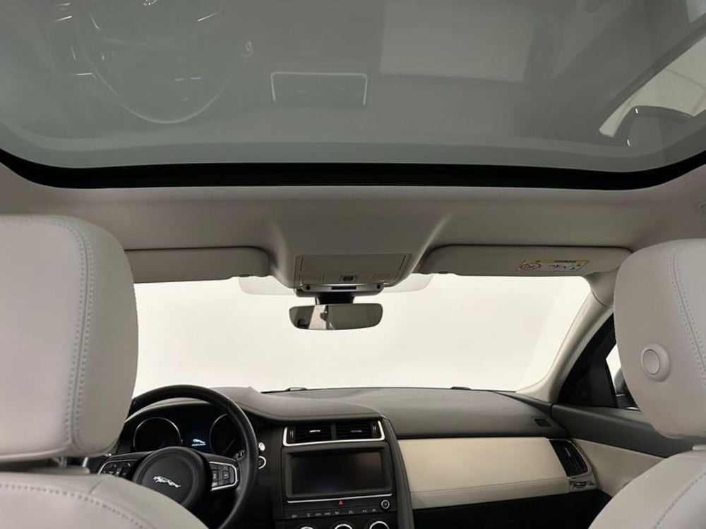 Jaguar E-Pace usata a Novara (18)