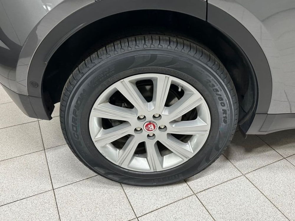 Jaguar E-Pace usata a Novara (9)