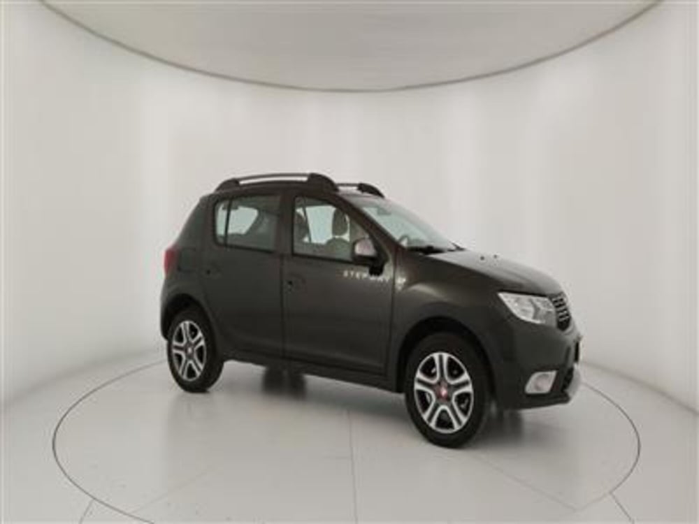 Dacia Sandero usata a Bari (10)