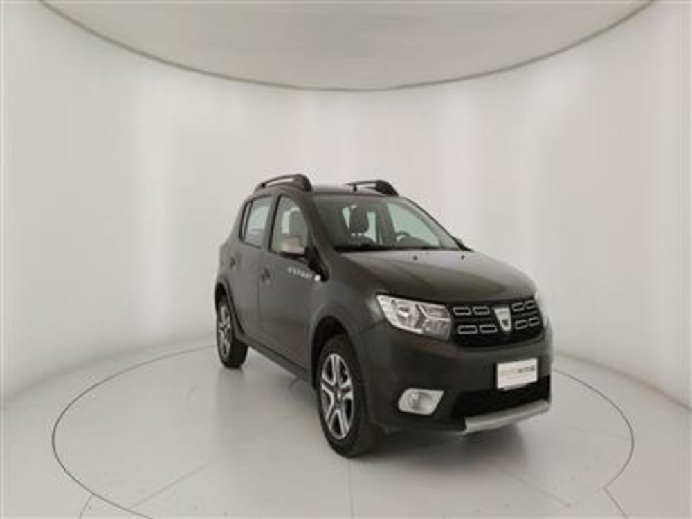 Dacia Sandero usata a Bari (11)