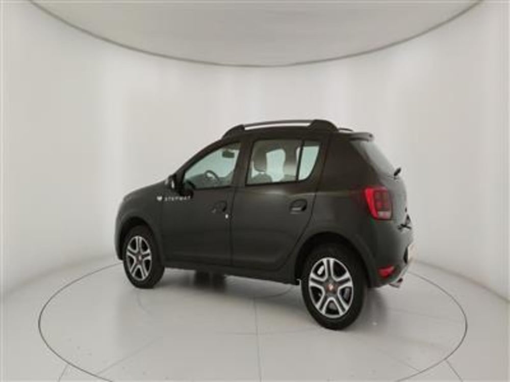 Dacia Sandero usata a Bari (4)
