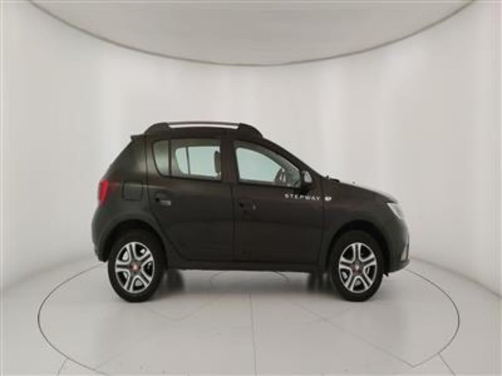 Dacia Sandero usata a Bari (9)