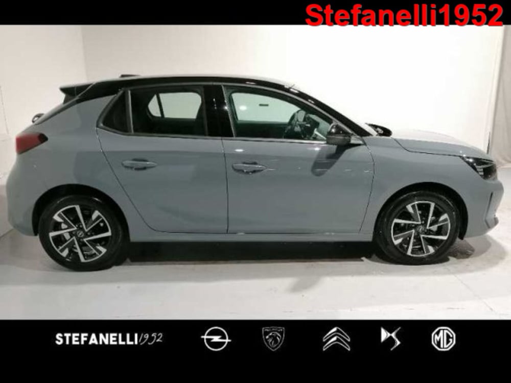 Opel Corsa nuova a Bologna (2)