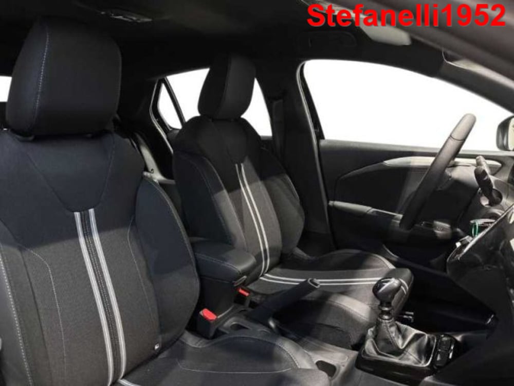 Opel Corsa nuova a Bologna (16)