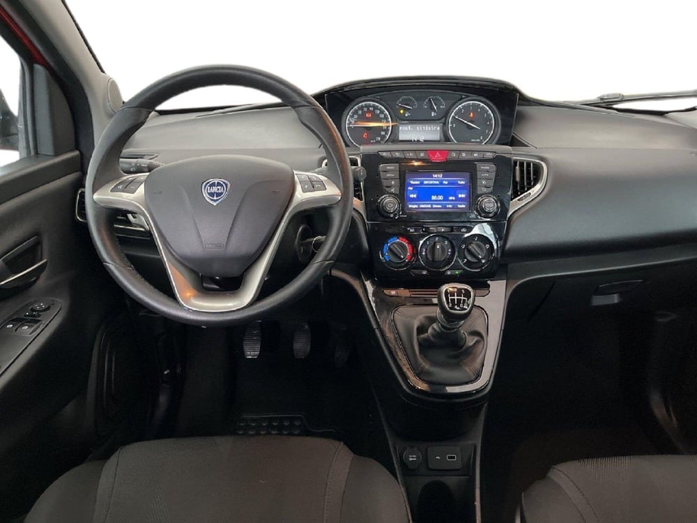 Lancia Ypsilon usata a Torino (11)