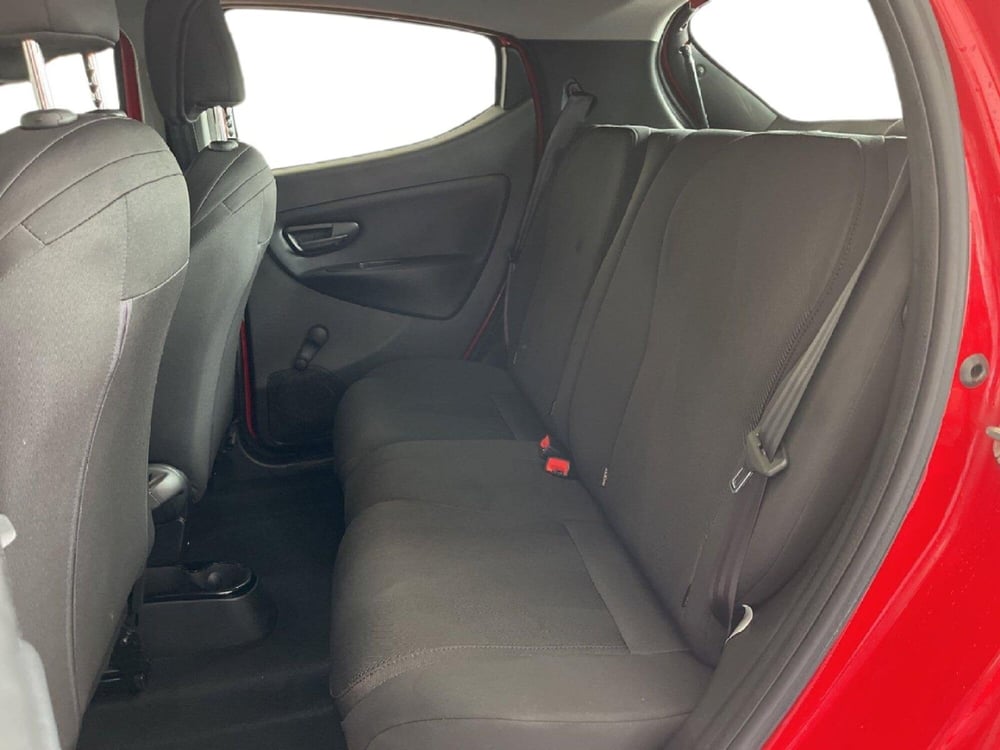 Lancia Ypsilon usata a Torino (9)