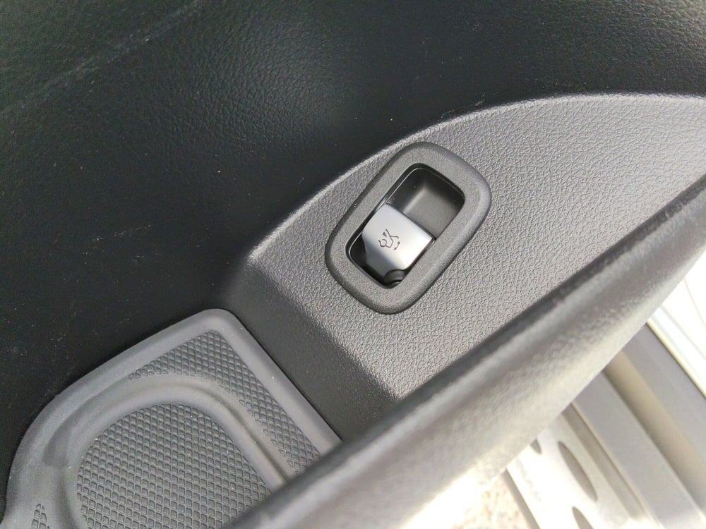 Mercedes-Benz GLC SUV nuova a Pescara (15)