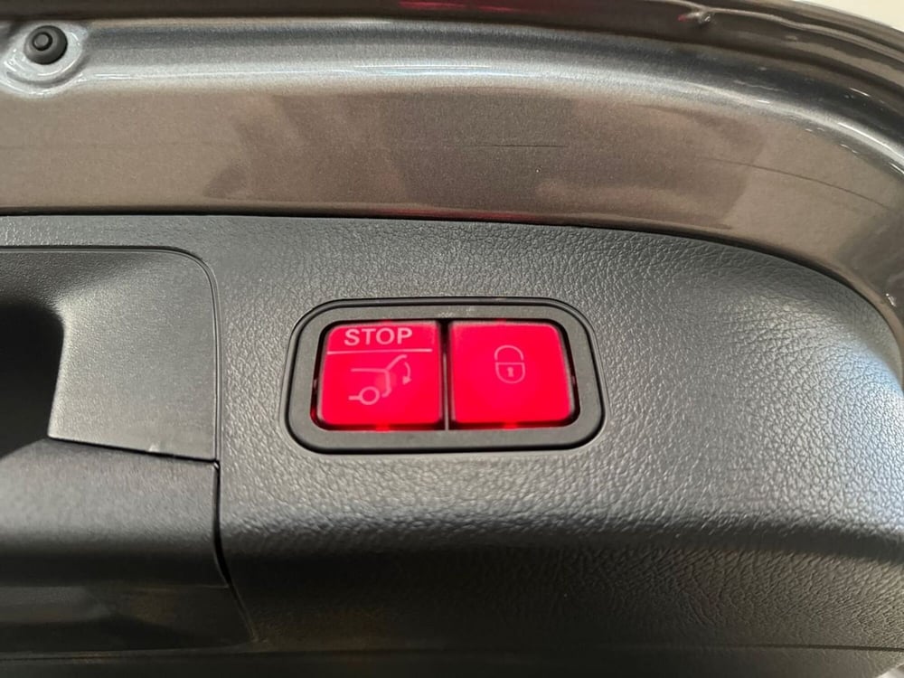 Mercedes-Benz GLA SUV usata a Prato (18)
