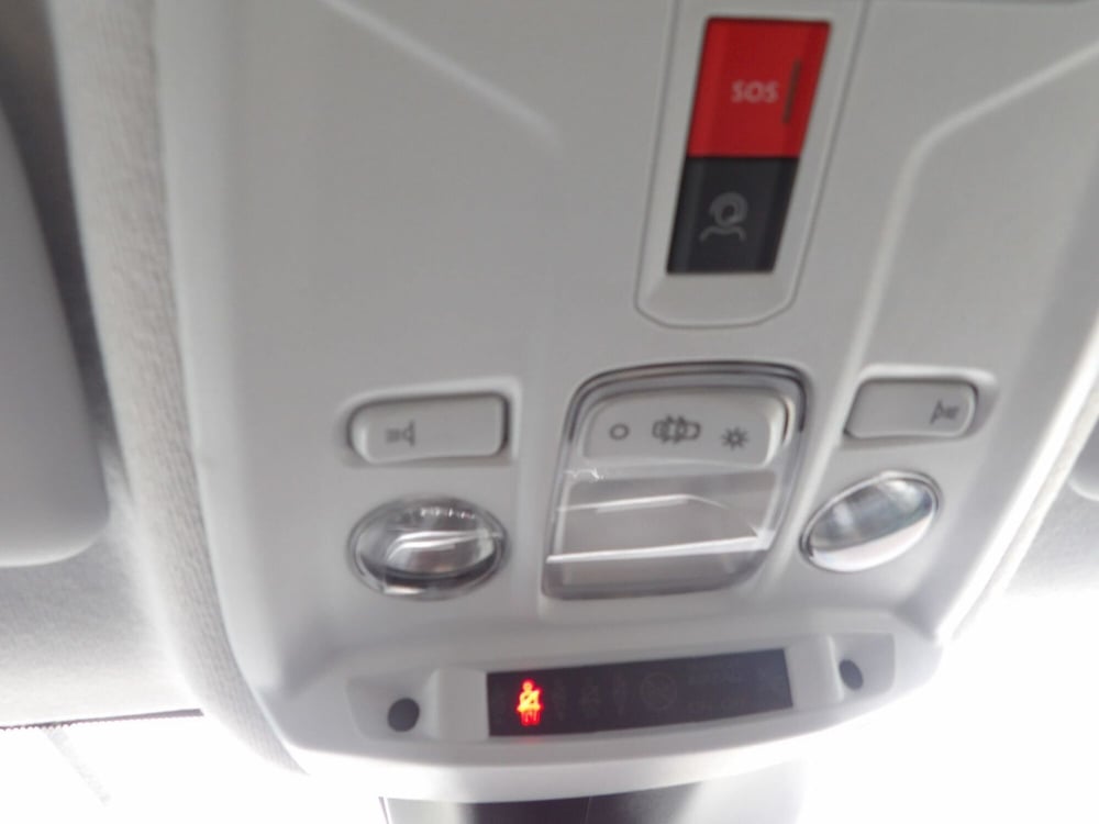 Peugeot 208 nuova a Catania (19)