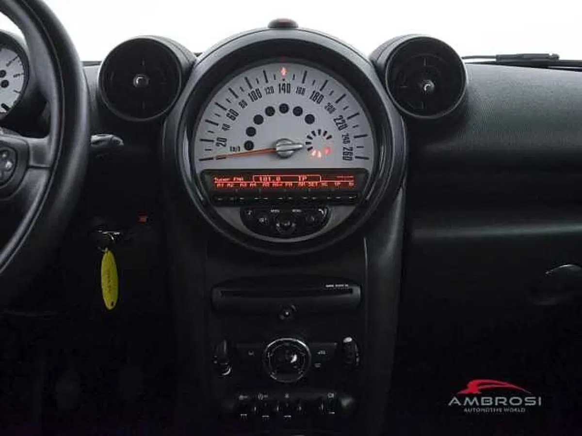 MINI Mini Countryman usata a Viterbo (17)